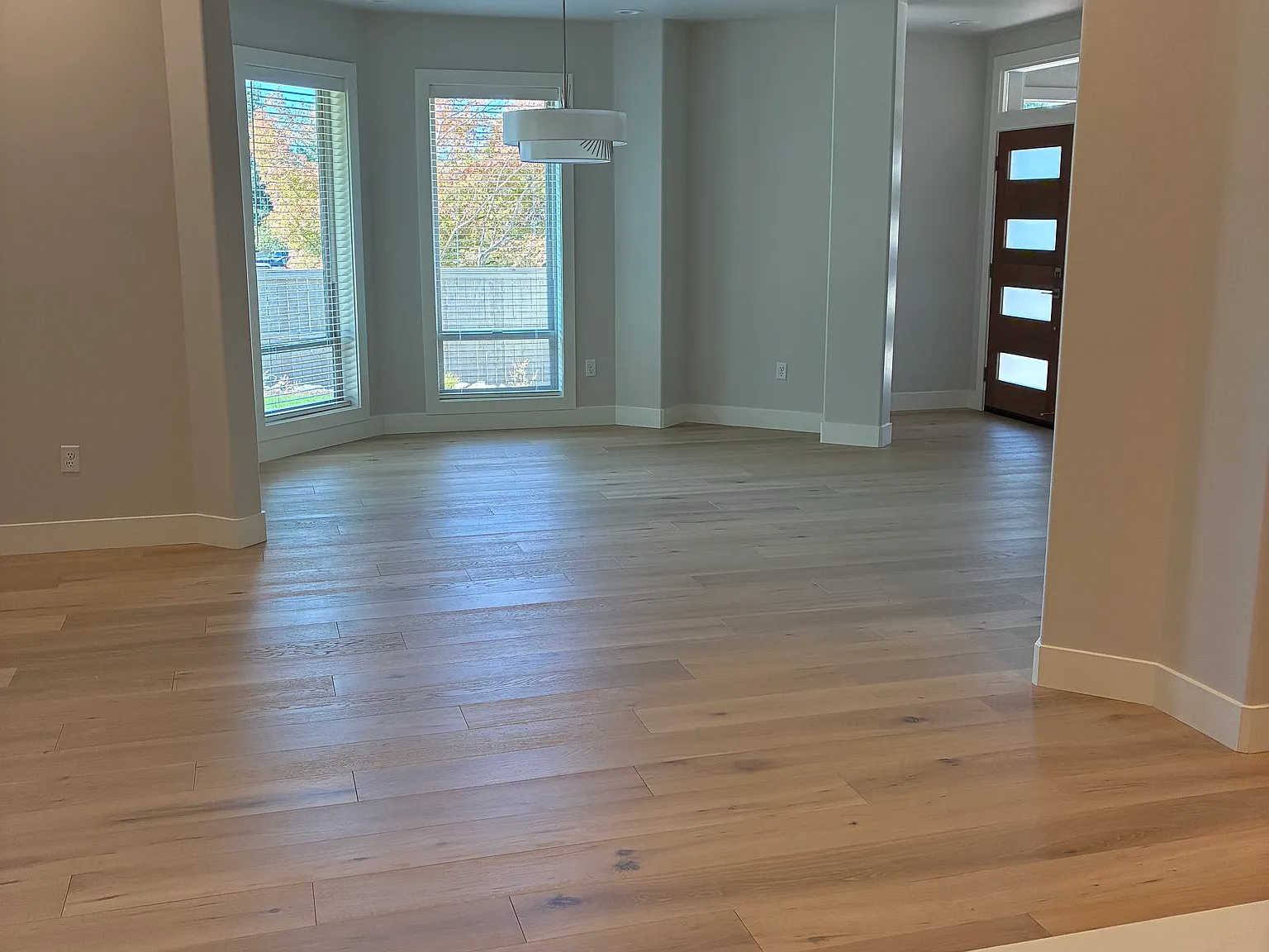3 bed, 1759 sqft, $2,575 — Photo 3