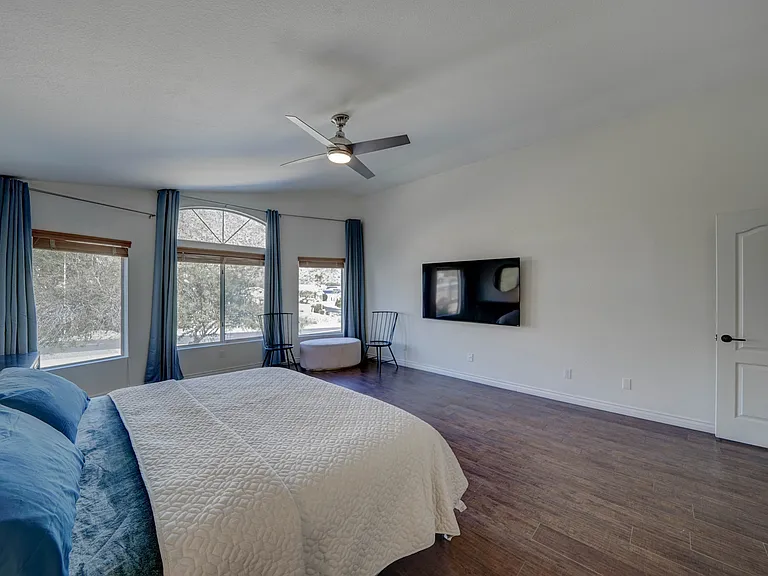 820 E Mountain Sage Dr — Photo 13
