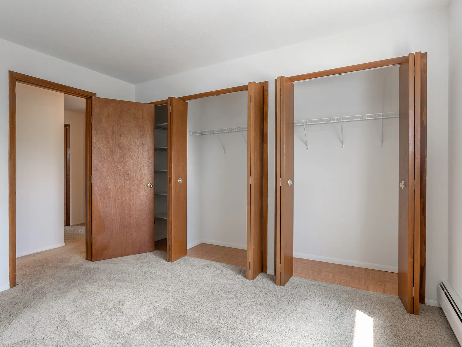 Pleasant Valley Apartments — Photo 4