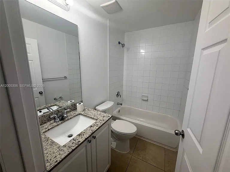 1565 NW 47th St #1 — Photo 8