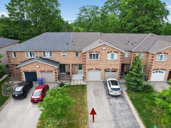 18 Lancaster Ct, Georgina, ON L4P 4A1