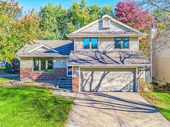 5037 Wistful Vista Dr, West Des Moines, IA 50265