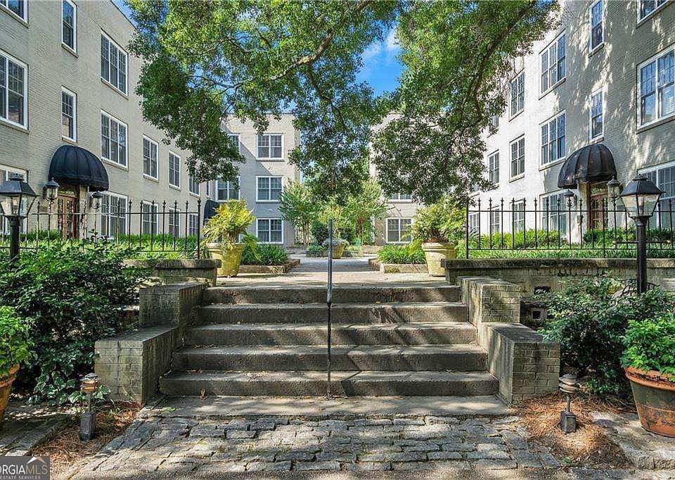 1st image of 30 Collier Rd NW APT 8