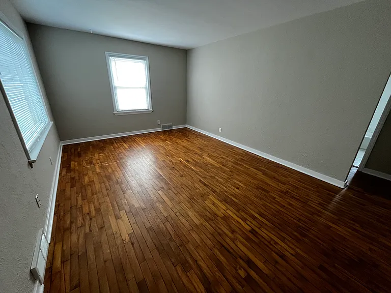 418 W Lakewood Blvd — Photo 5