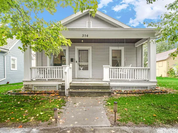 304 6th St, La Porte, IN 46350