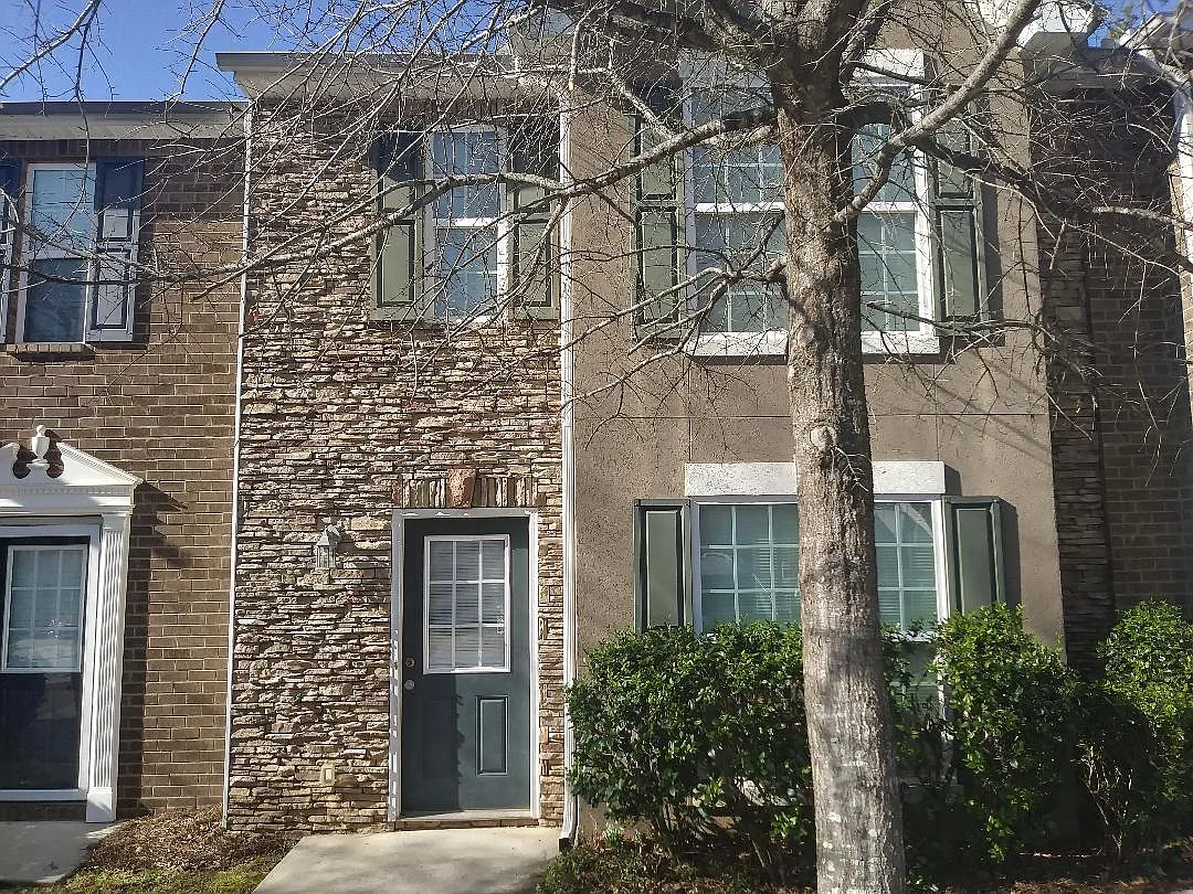 Carlington Ln, Jonesboro — Photo 1
