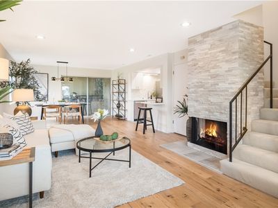 1320 12th St APT F, Manhattan Beach, CA, 90266