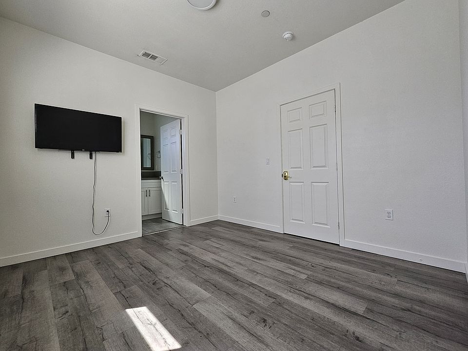 1st image of 617 W 41st St #5