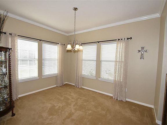 4th image of 503 Mornington Ln