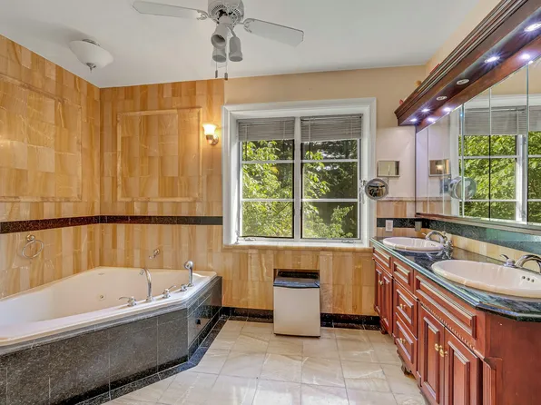 5440 Independence Avenue image 21 of 36