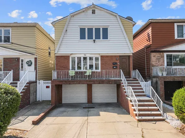 94 W 29th St, Bayonne, NJ 07002