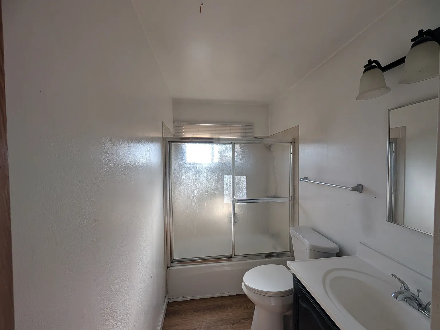 2 bed, 1.0 bath, $2,350 — Photo 4