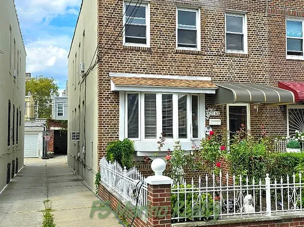 21-62 36th St, Astoria, NY 11105