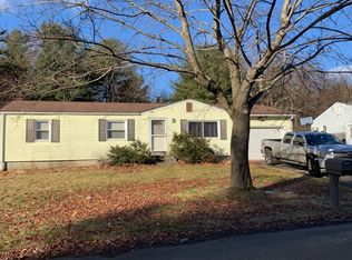 210 Peekskill Ave, Springfield, MA 01129