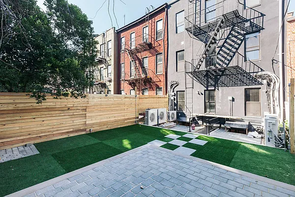 Rented by Nooklyn NYC LLC | media 68