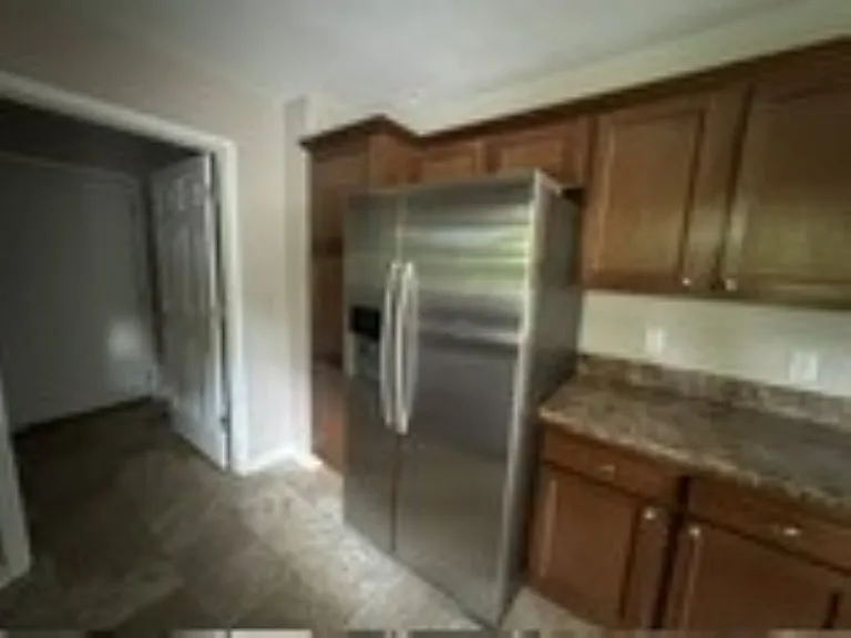 46 Housman St — Photo 9