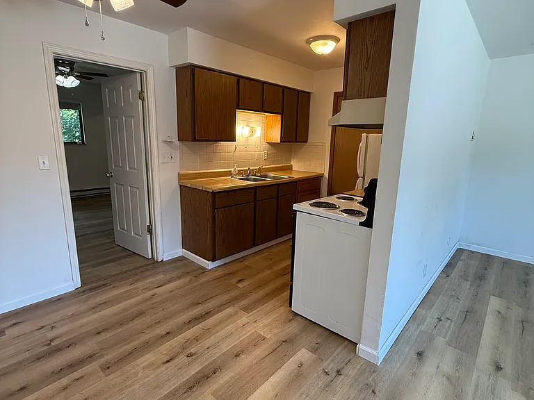 2127 E Belle Ave #C — Photo 3
