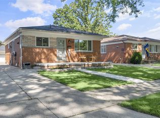 5961 Centralia St, Dearborn Heights, MI 48127