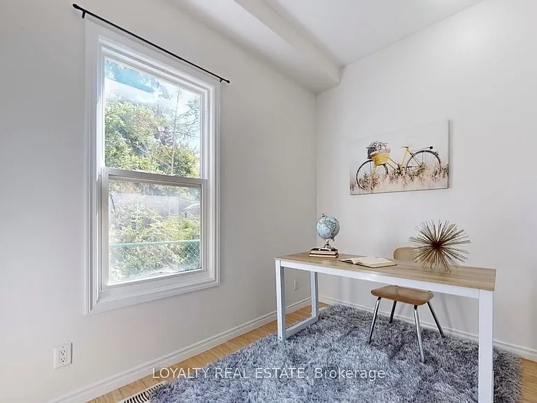 4 McMurchy Ave S #1 — Photo 14