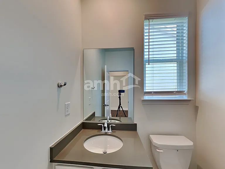 769 Carnaby Ln — Photo 25