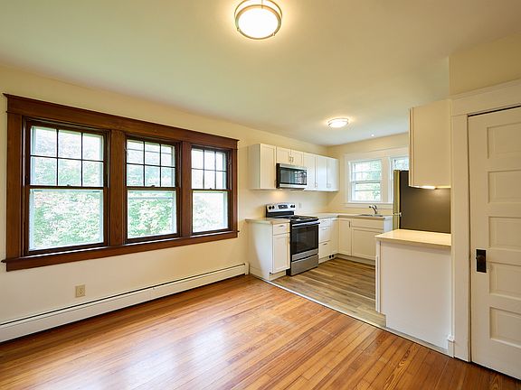 2nd image of 53 W Knowlton Rd