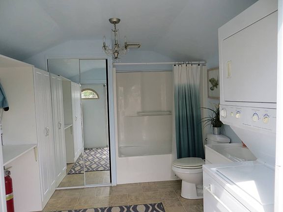 5th image of 2887 Saint George Dr