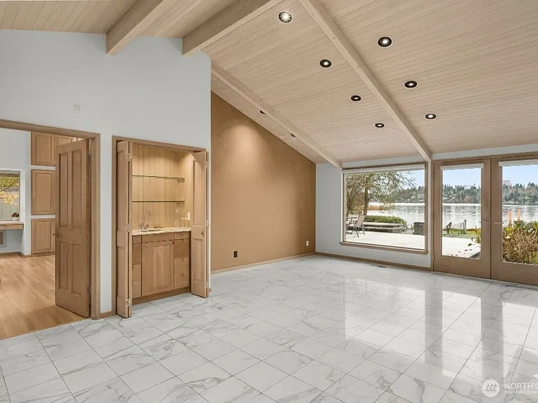8428 N Mercer Way — Photo 8
