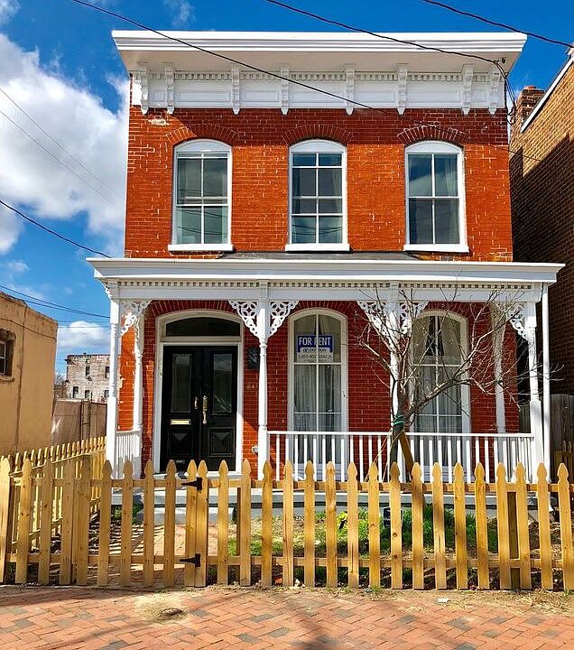 1st image of 604 N 1st St
