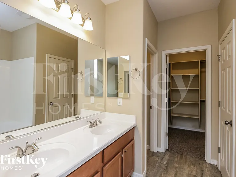 376 W Flame Tree Ave — Photo 9