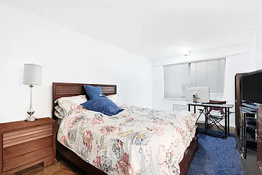 Rented by R New York