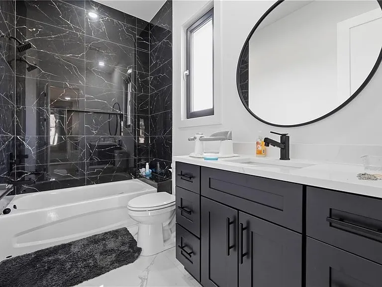 556 Versailles Dr — Photo 17