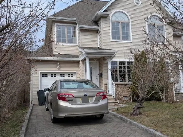 2471 7th St, Fort Lee, NJ 07024