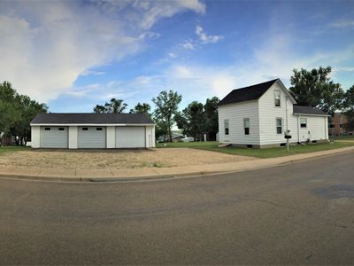 946 2nd St E, Dickinson, ND, 58601