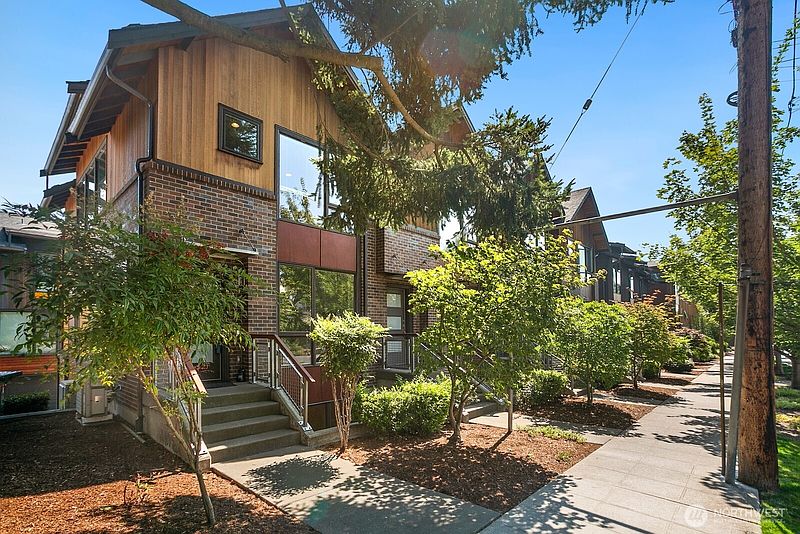 2nd image of 6542 32nd Avenue NE #A