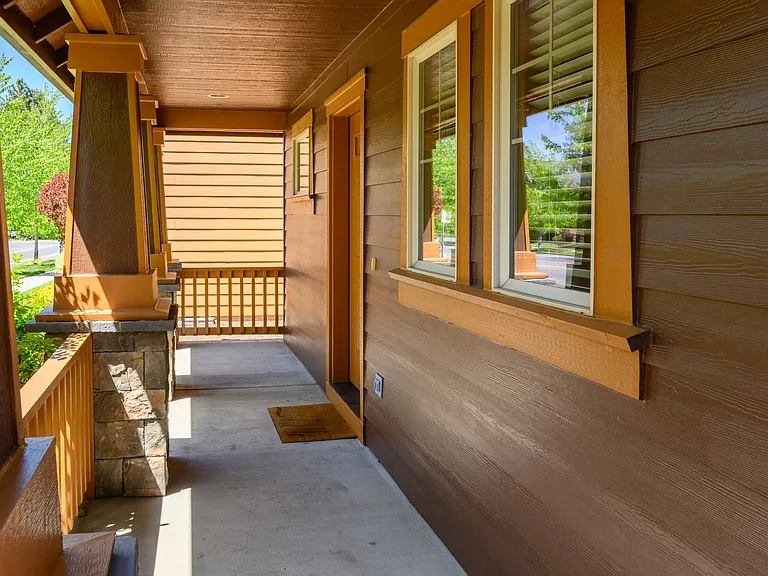 20468 Brentwood Ave — Photo 3