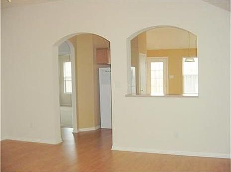 5th image of 1074 Windmeadows Dr