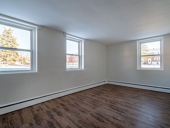 4th image of 50 Linda Dr APT 1