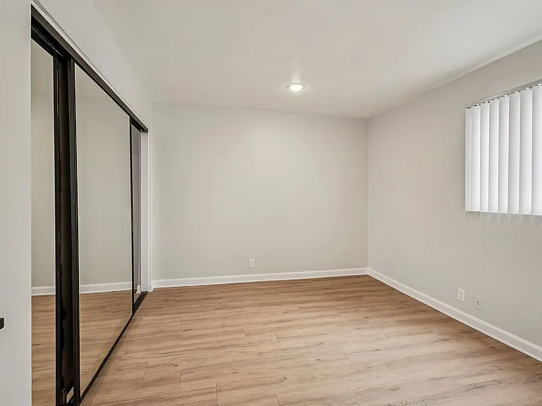 420 Windsor Rd — Photo 37
