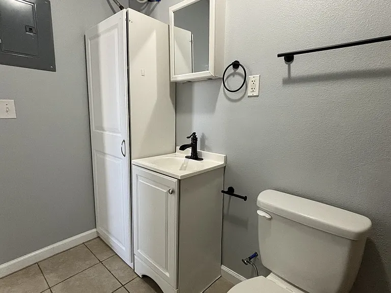 136 Keeney Dr #1 — Photo 10