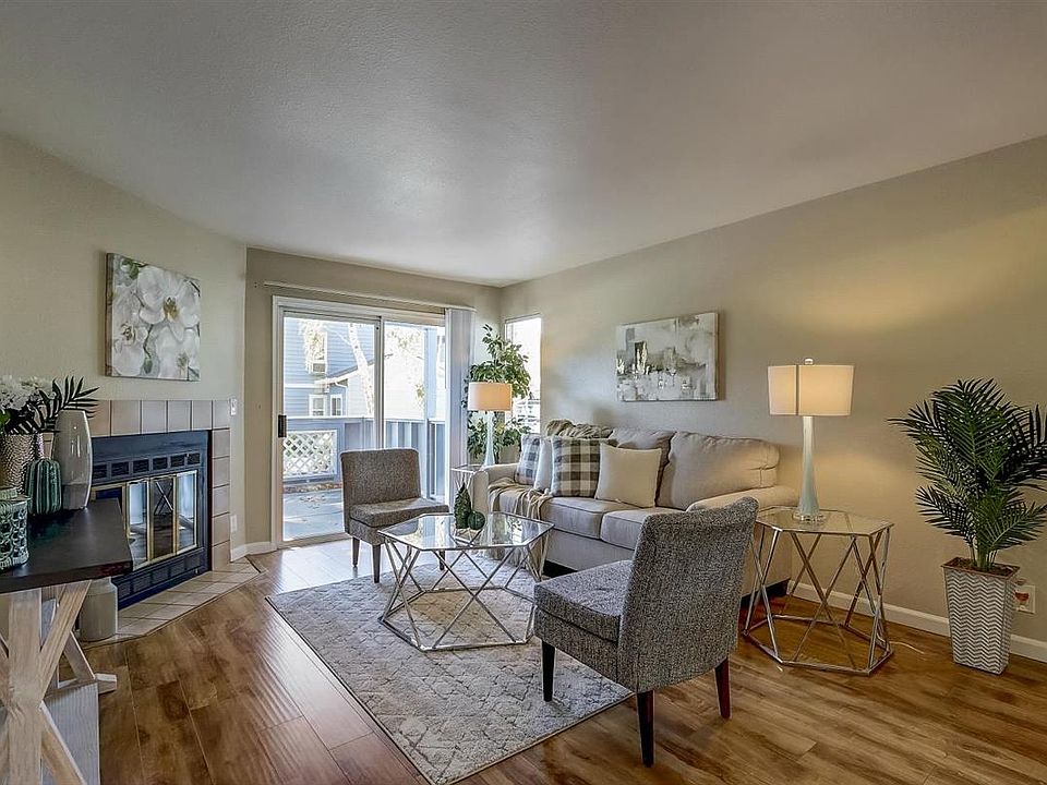1st image of 1480 Four Oaks Cir