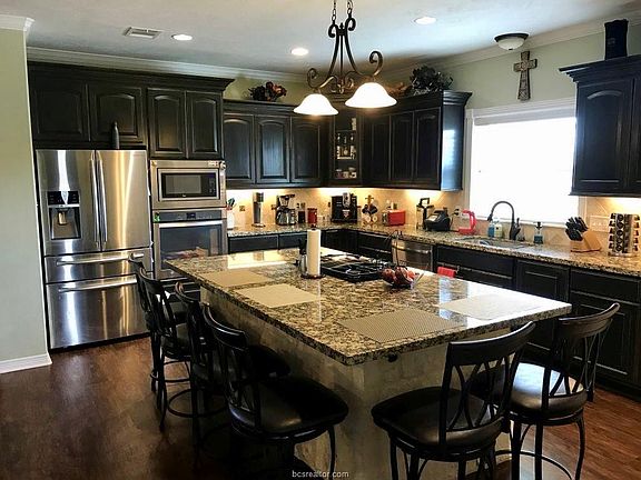4th image of 2515 Kimbolton Dr