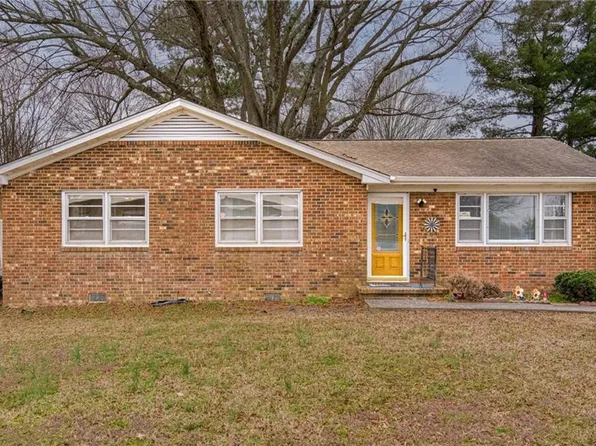 1419 Cliffwood Dr, Greensboro, NC 27406