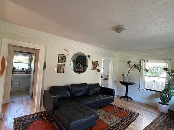 2nd image of 9224 N Willamette Blvd