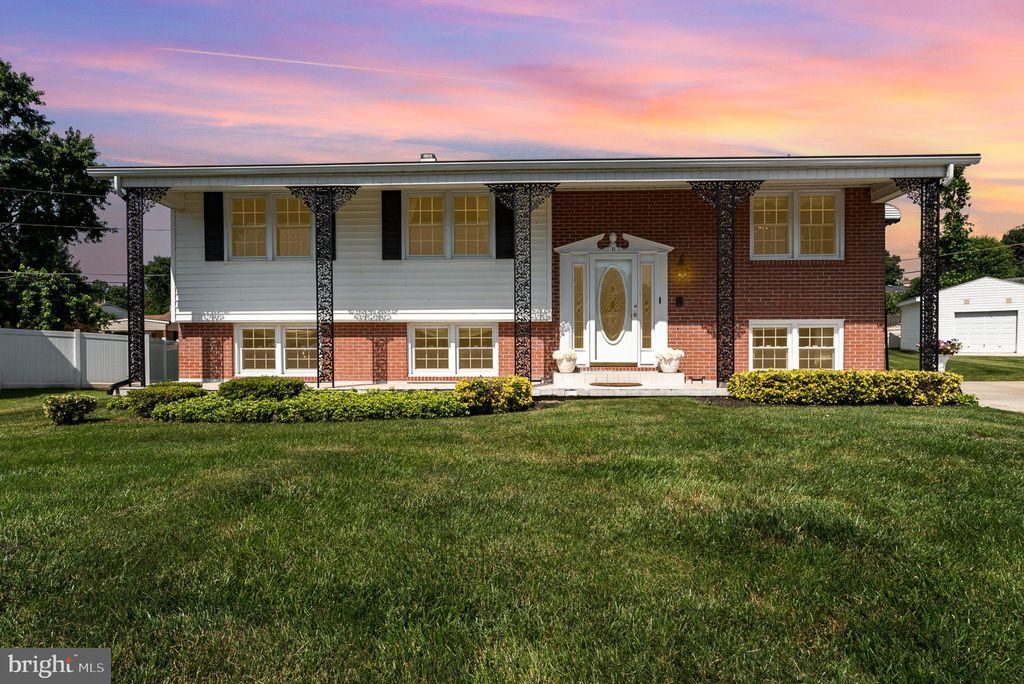 11 Glenwest Ct, Rosedale, MD 21237