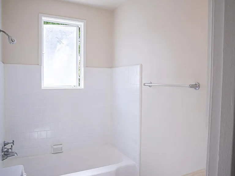 1721 O St #8 — Photo 4