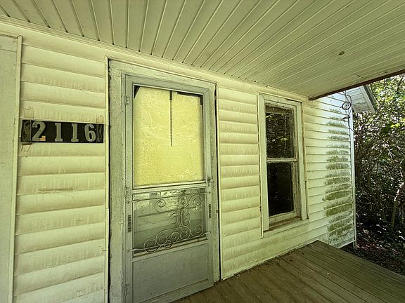 4th image of 2116 Center St