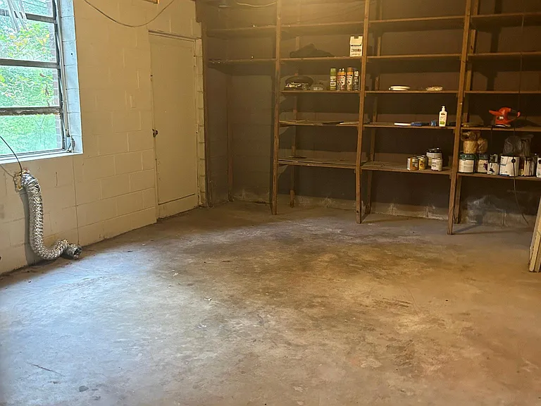 Laundry Room / Storage / Shop