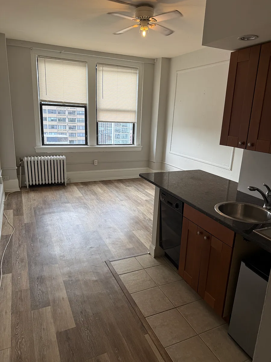 Building Photo - 1324 Locust St #1221