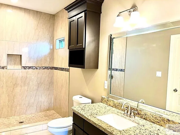 6978 Heritage Oak Dr — Photo 8