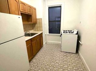 27-20 23rd St #2R, Astoria, NY 11102